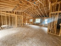 113 Mckee Street, Houghton Lake, MI 48629