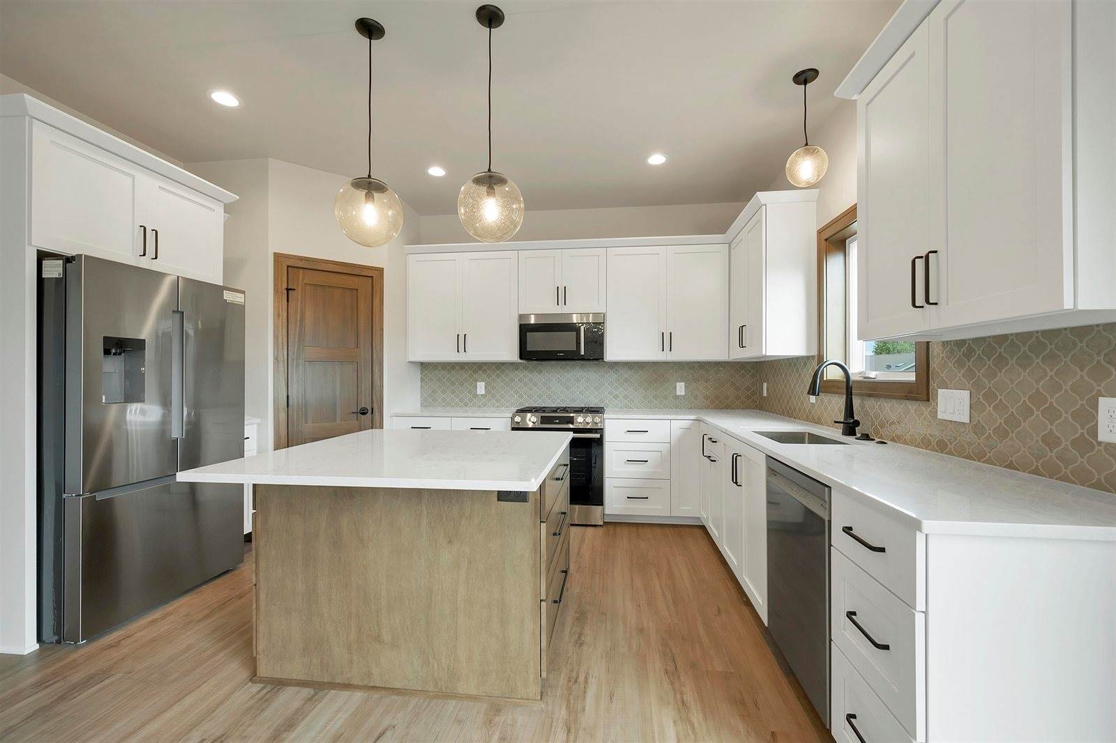 2865 Stelor Drive, Green Bay, WI 54311