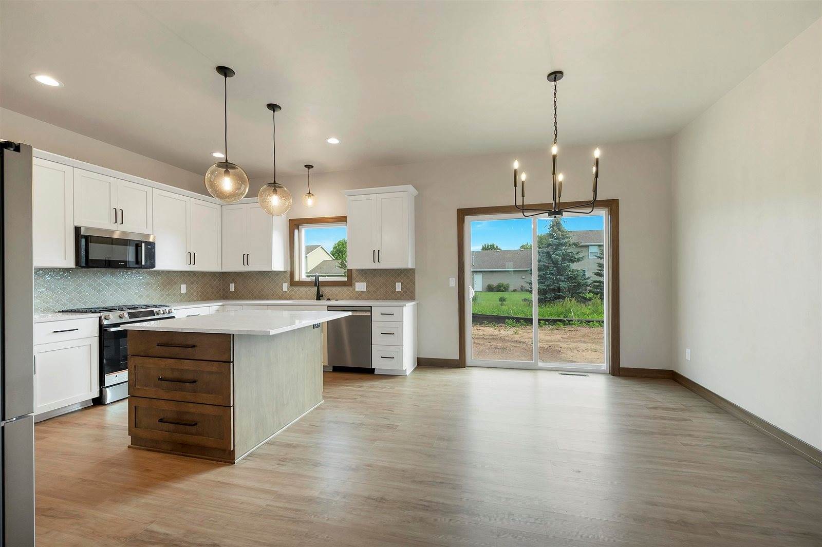 2865 Stelor Drive, Green Bay, WI 54311