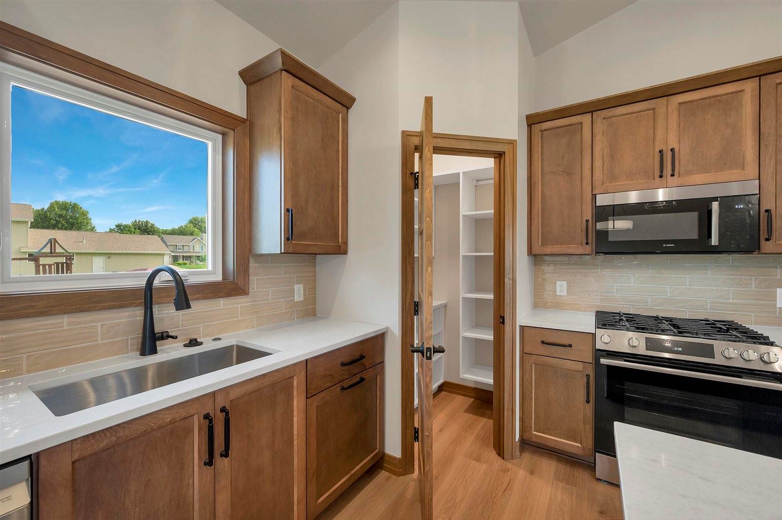 2859 Stelor Drive, Green Bay, WI 54311