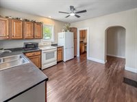 922 East Shawnee Street, Freeport, IL 61032