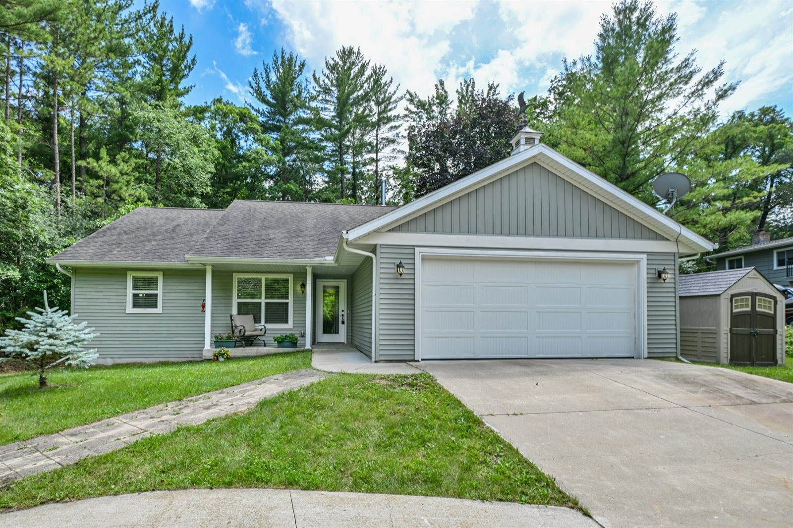 W8131 Bay View Dr, Whitewater, WI 53190