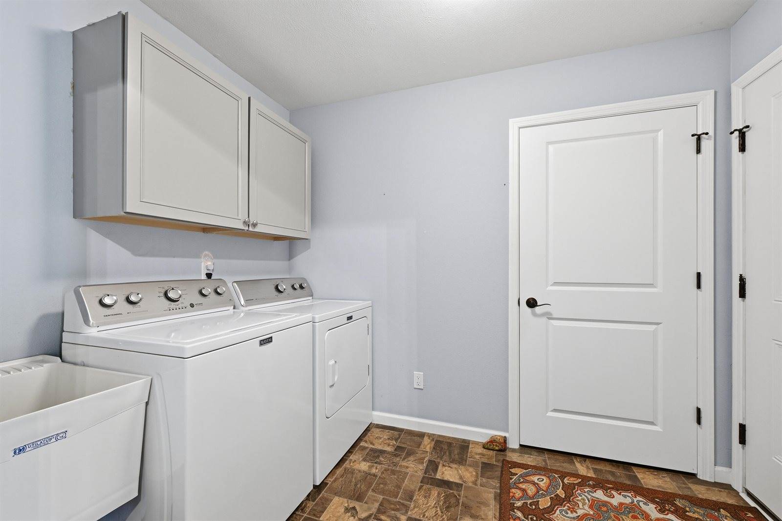 W8131 Bay View Dr, Whitewater, WI 53190