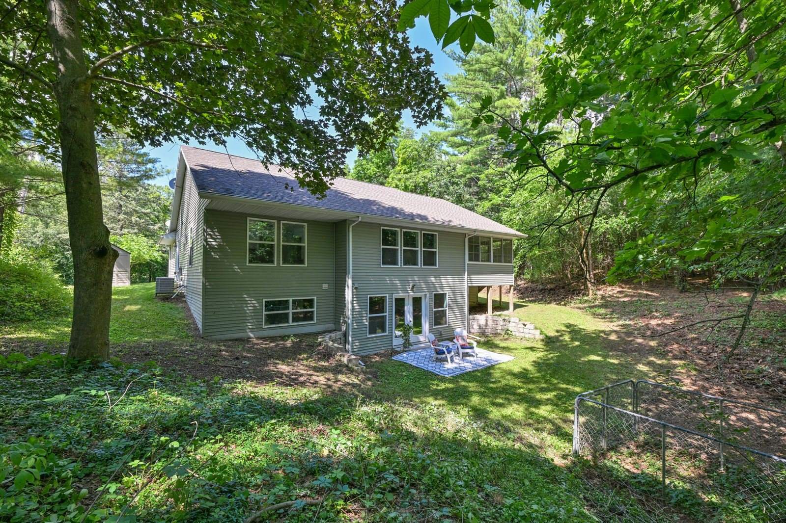 W8131 Bay View Dr, Whitewater, WI 53190
