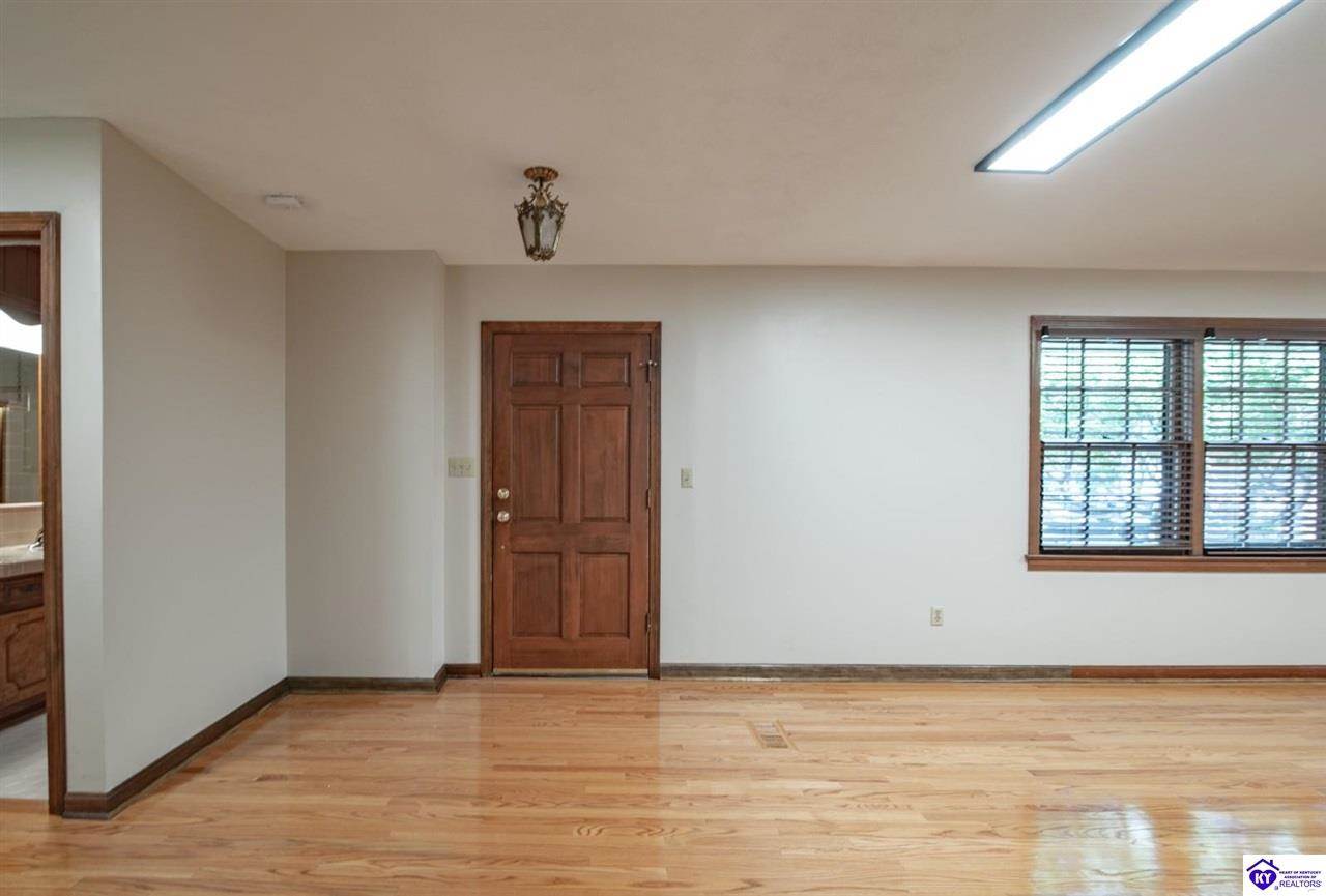 548 Brentmoor Avenue, Bowling Green, KY 42101