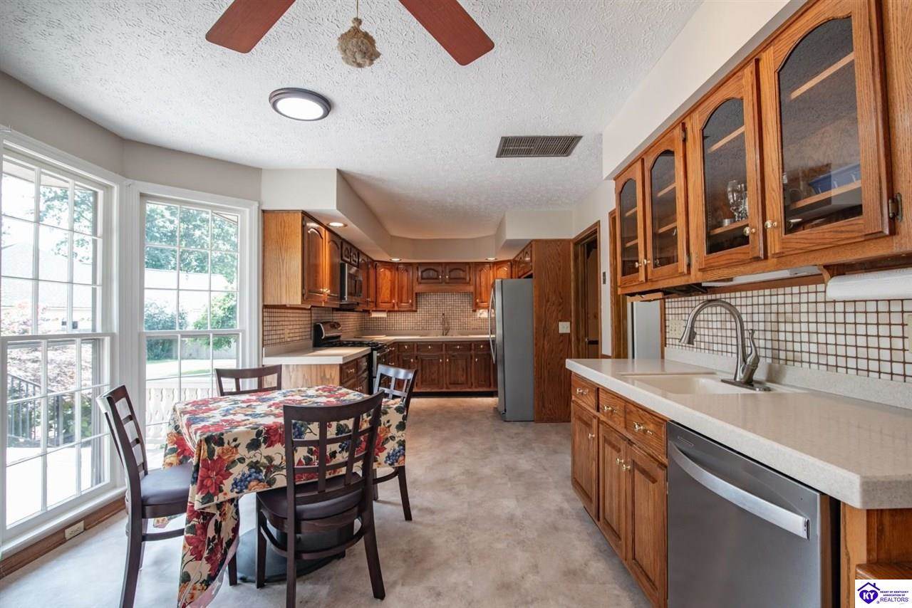 548 Brentmoor Avenue, Bowling Green, KY 42101