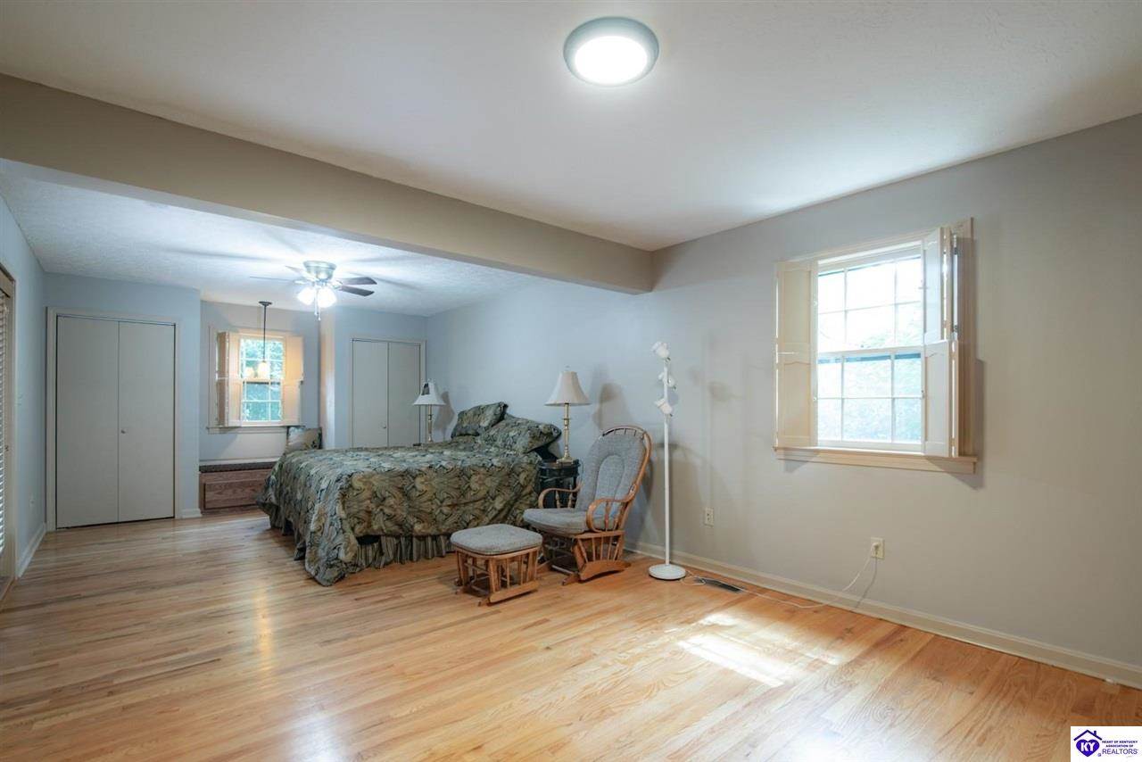 548 Brentmoor Avenue, Bowling Green, KY 42101