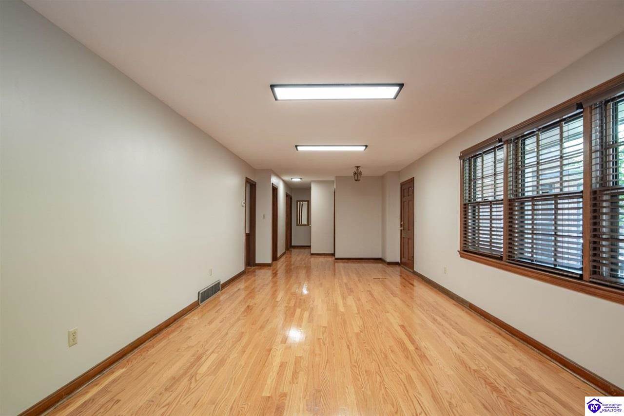 548 Brentmoor Avenue, Bowling Green, KY 42101