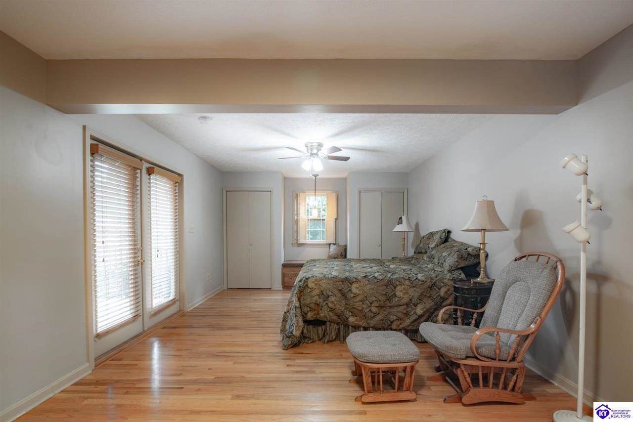 548 Brentmoor Avenue, Bowling Green, KY 42101