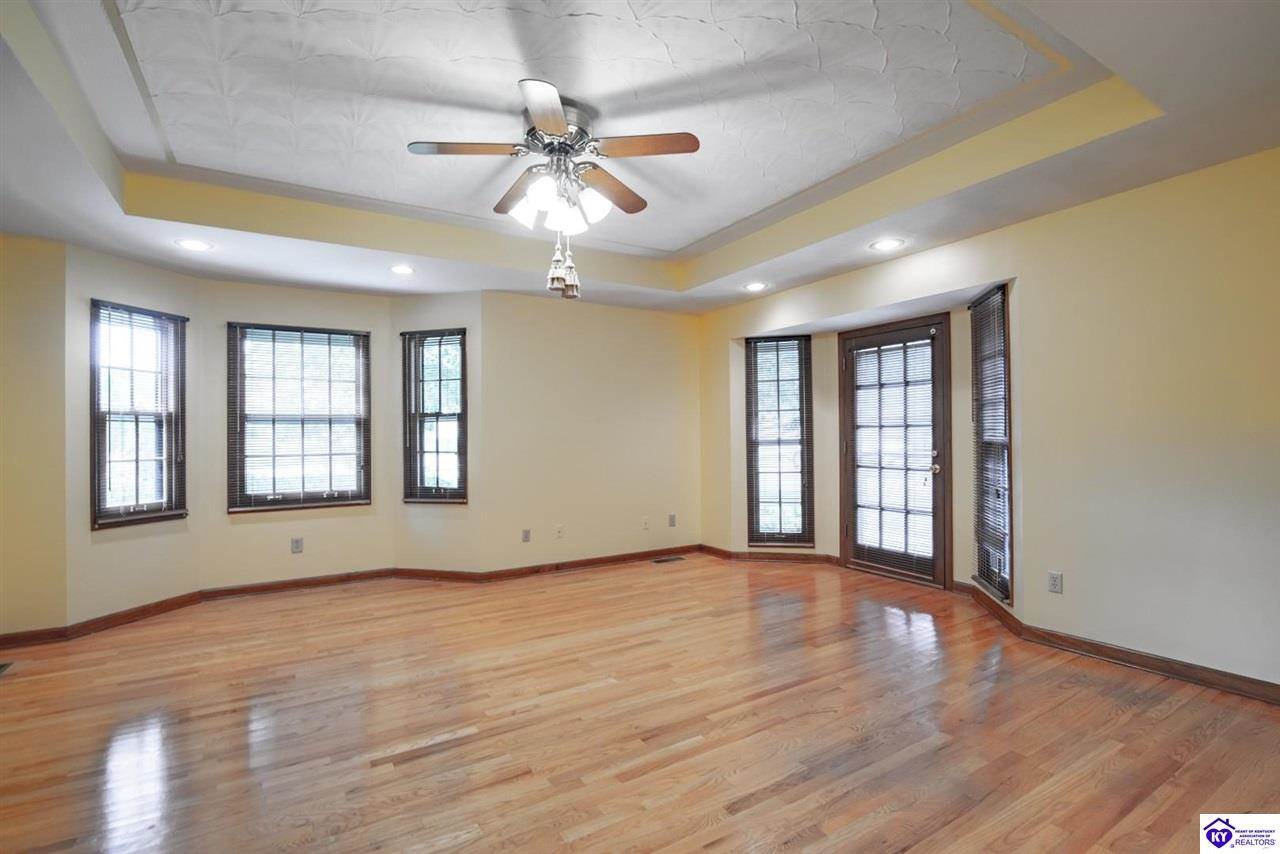548 Brentmoor Avenue, Bowling Green, KY 42101