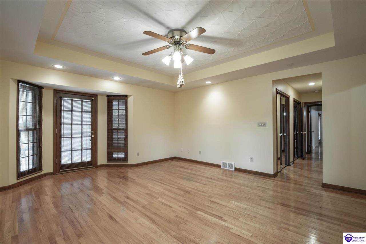 548 Brentmoor Avenue, Bowling Green, KY 42101