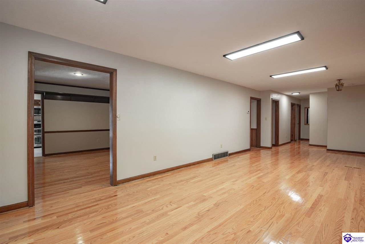 548 Brentmoor Avenue, Bowling Green, KY 42101
