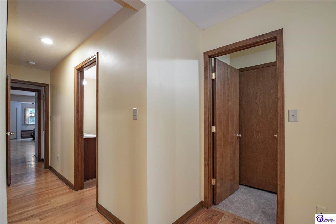548 Brentmoor Avenue, Bowling Green, KY 42101