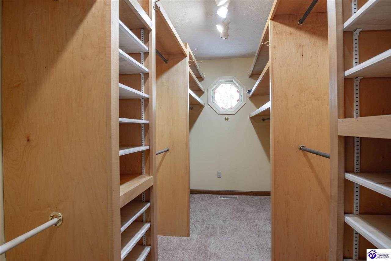 548 Brentmoor Avenue, Bowling Green, KY 42101