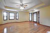 548 Brentmoor Avenue, Bowling Green, KY 42101