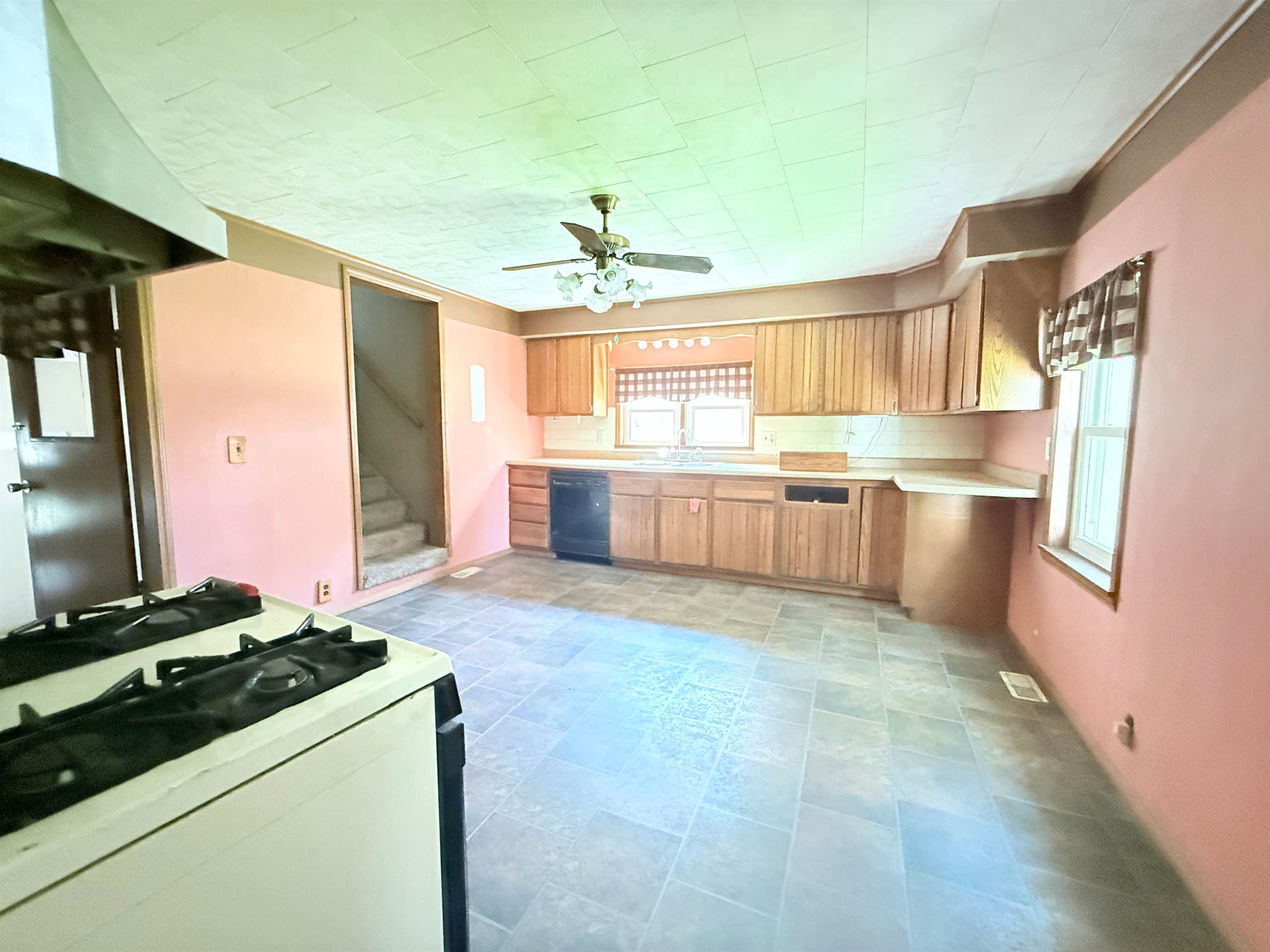 2526 N 6 1/2 St, Terre Haute, IN 47805