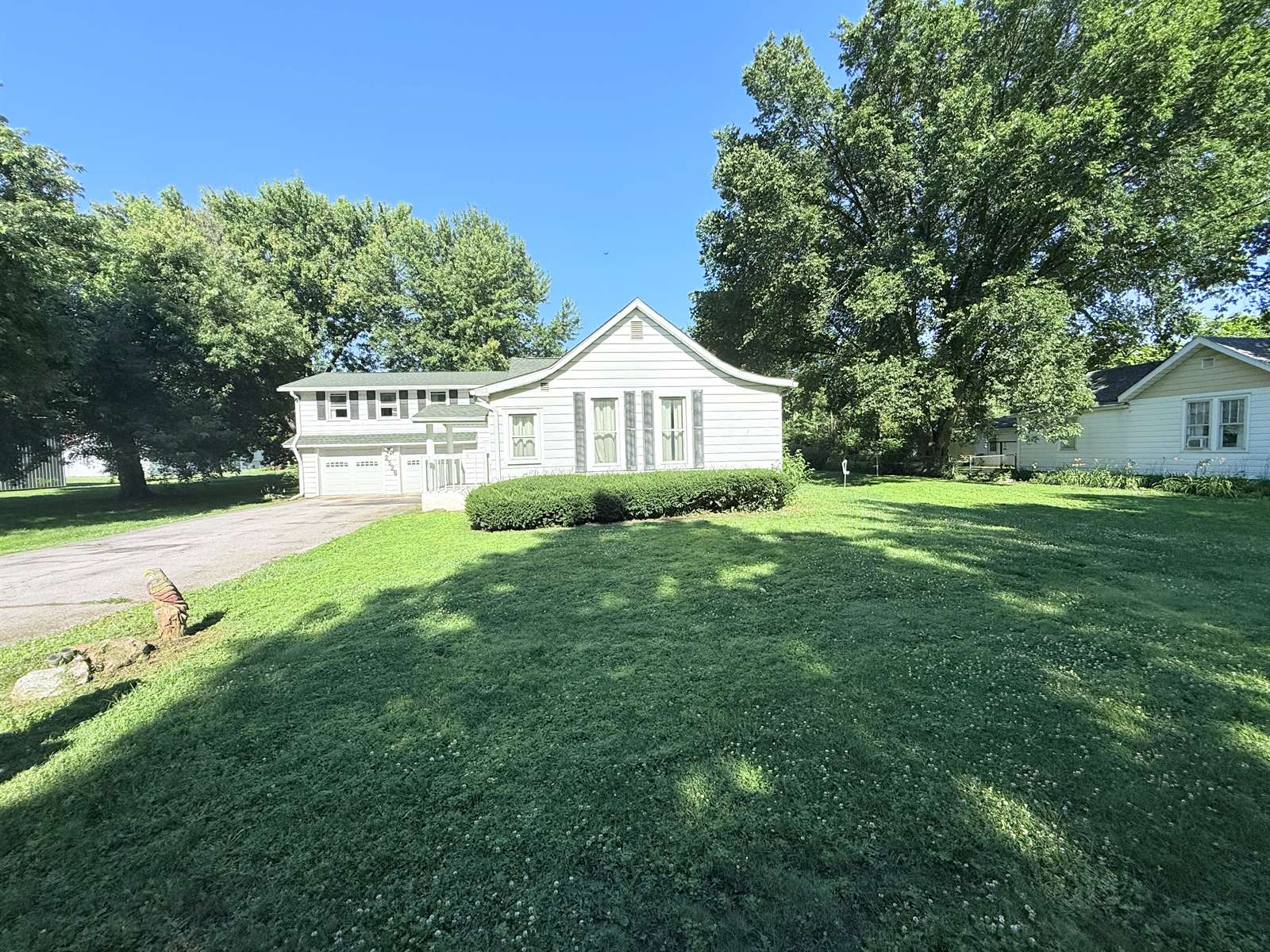 2526 N 6 1/2 St, Terre Haute, IN 47805