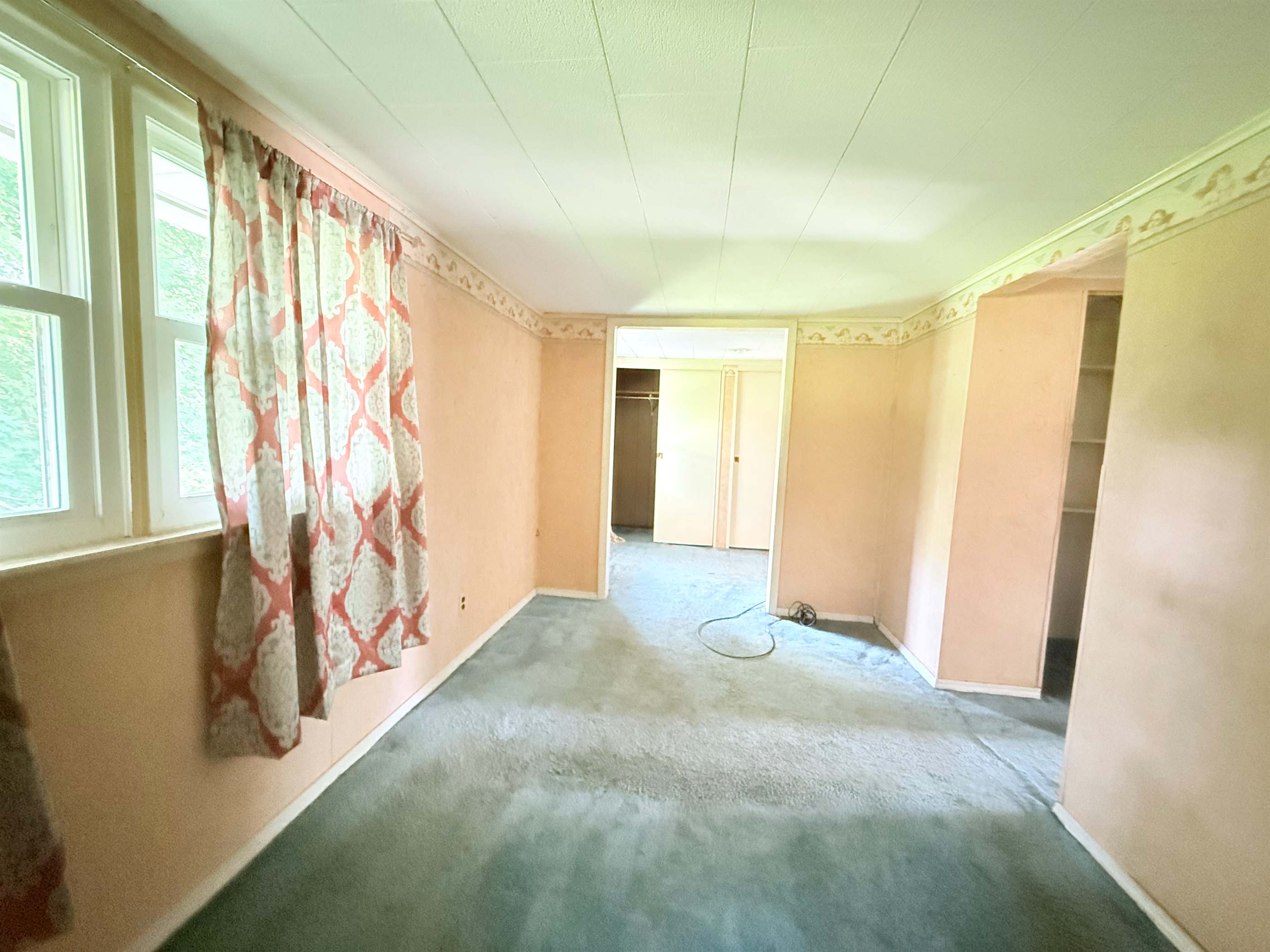 2526 N 6 1/2 St, Terre Haute, IN 47805