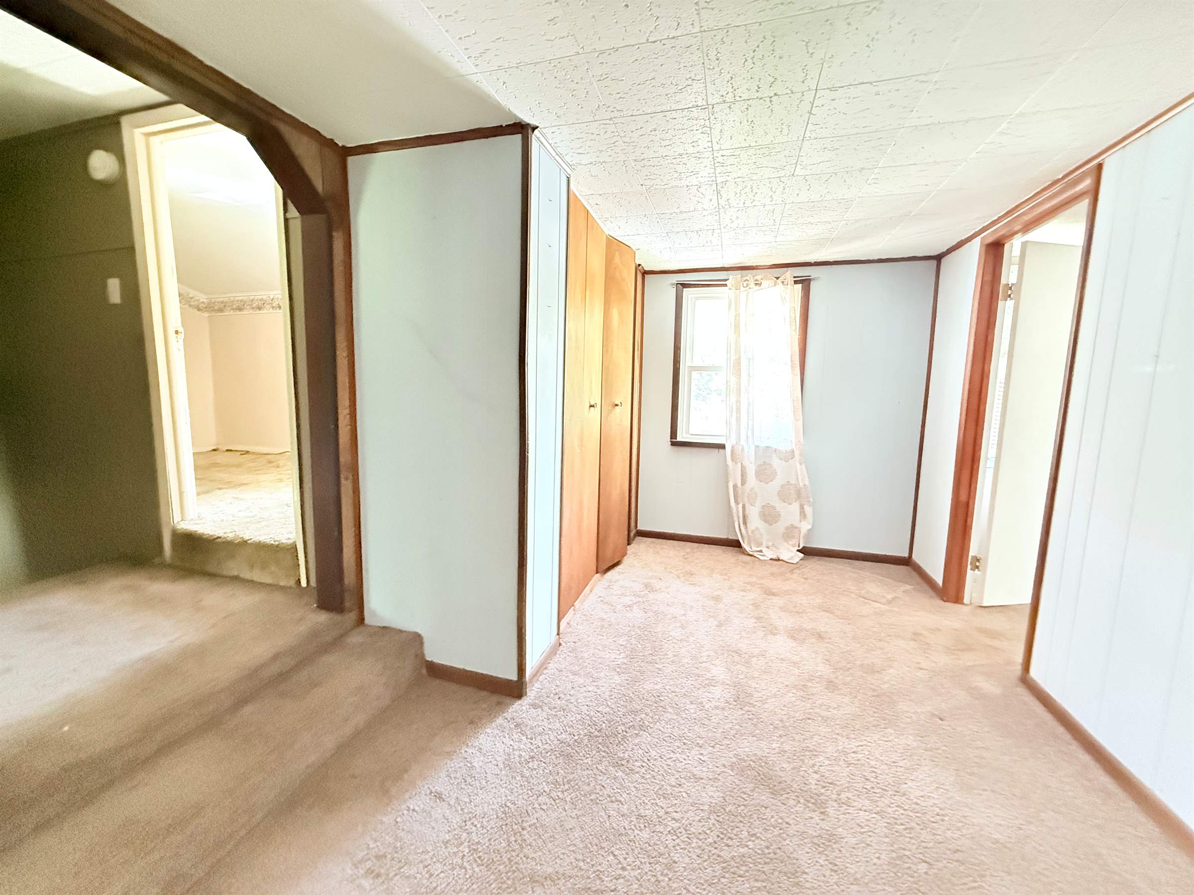 2526 N 6 1/2 St, Terre Haute, IN 47805