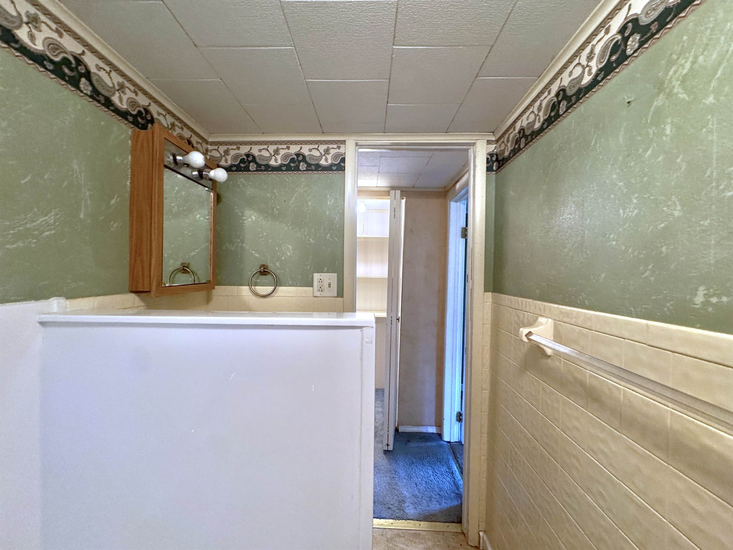 2526 N 6 1/2 St, Terre Haute, IN 47805