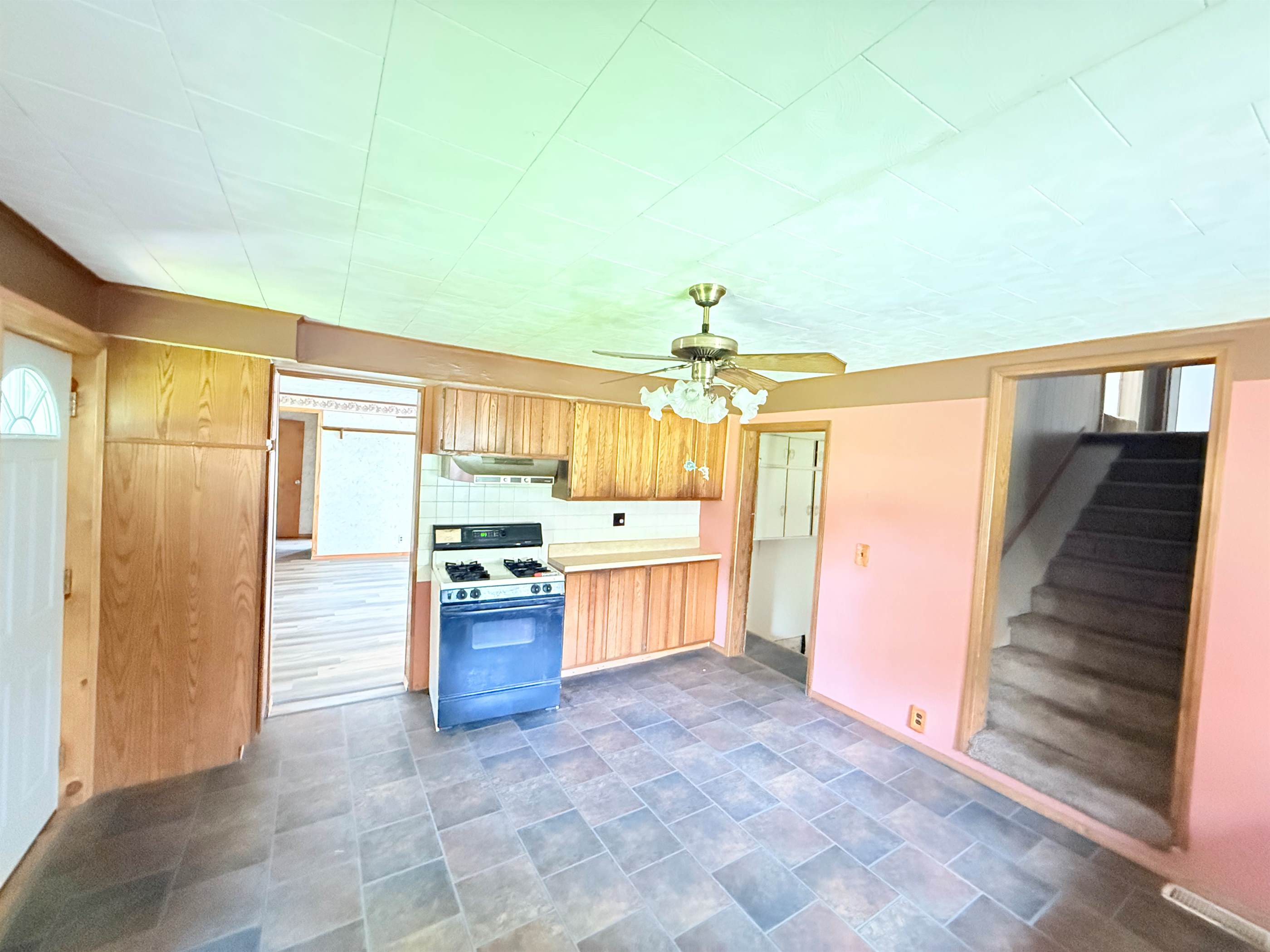 2526 N 6 1/2 St, Terre Haute, IN 47805