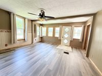 2526 N 6 1/2 St, Terre Haute, IN 47805