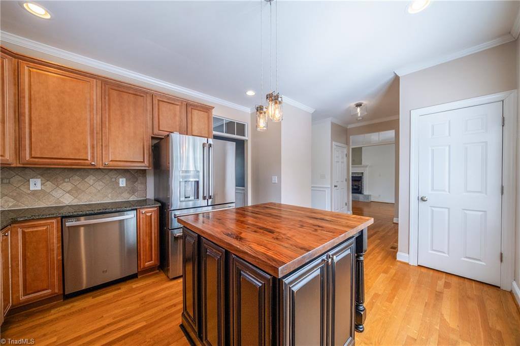 6902 Prairie Grove Drive, Clemmons, NC 27012