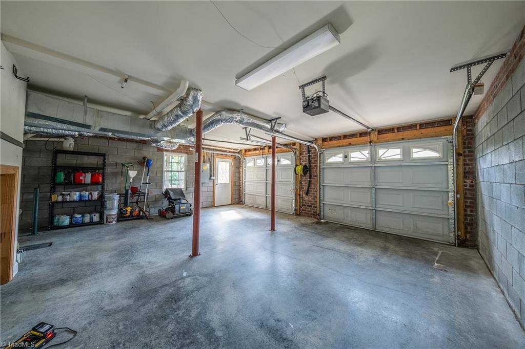 6902 Prairie Grove Drive, Clemmons, NC 27012
