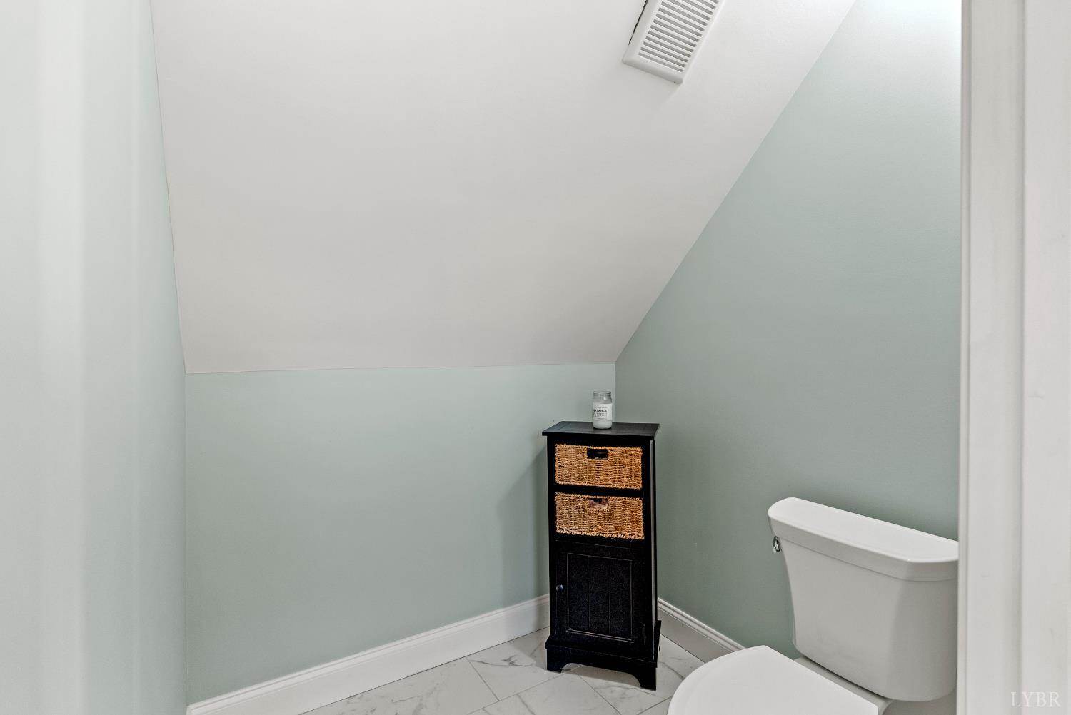 207 Fox Runn Dr, Lynchburg, VA 24503