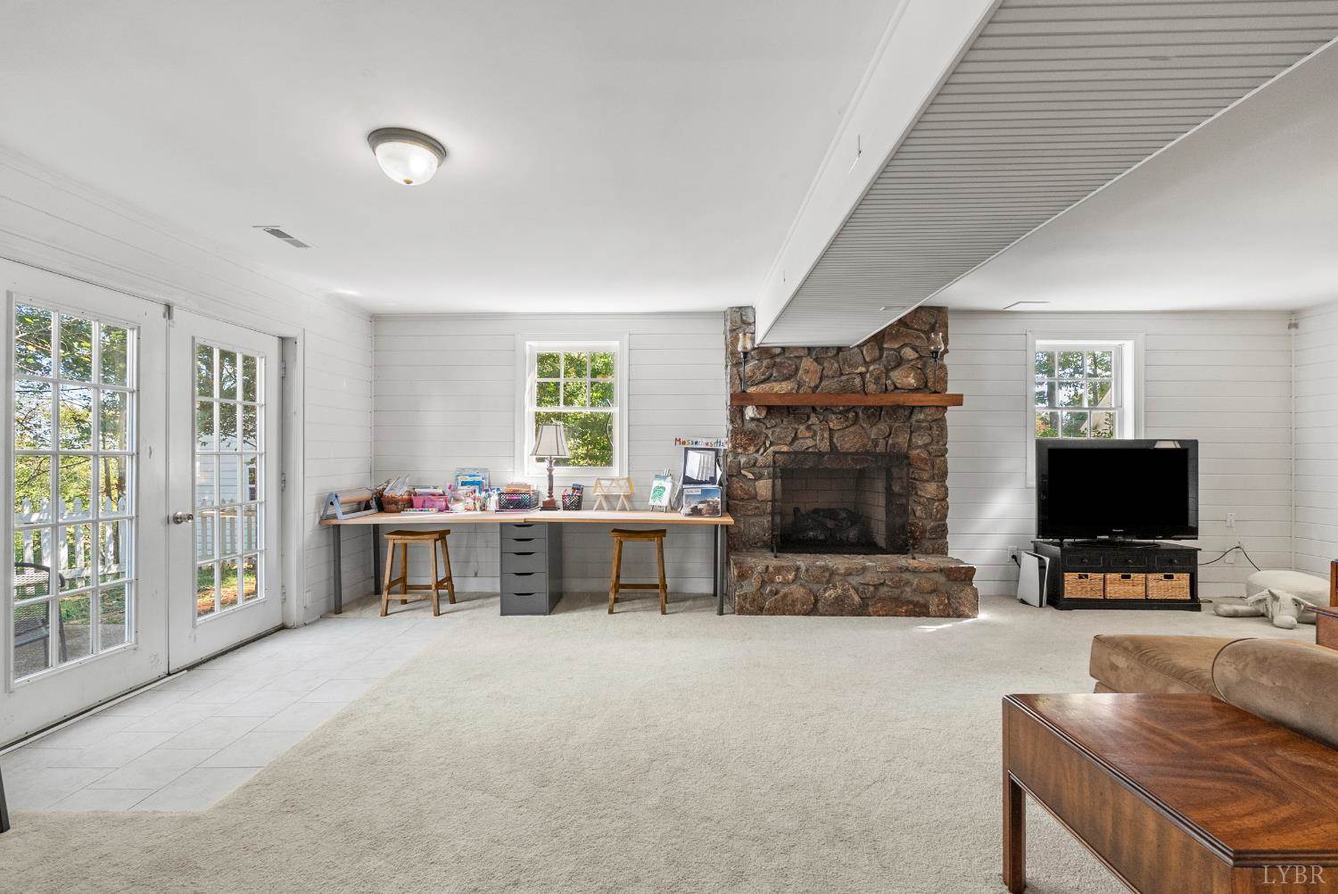 207 Fox Runn Dr, Lynchburg, VA 24503