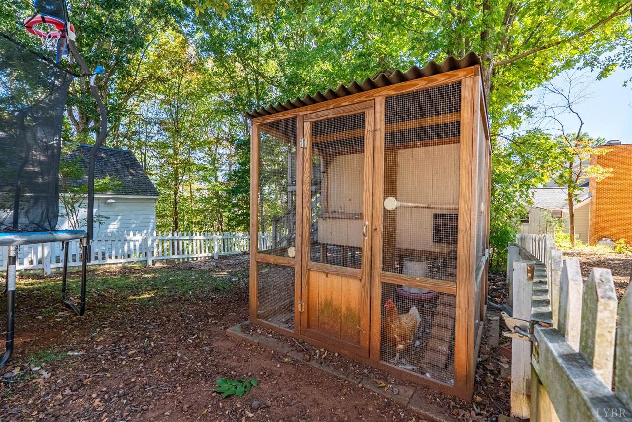207 Fox Runn Dr, Lynchburg, VA 24503