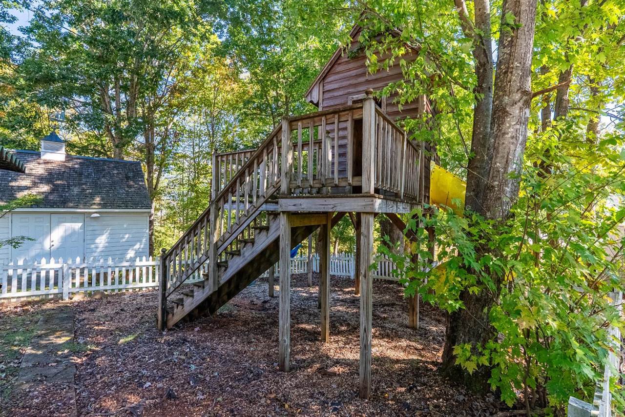 207 Fox Runn Dr, Lynchburg, VA 24503