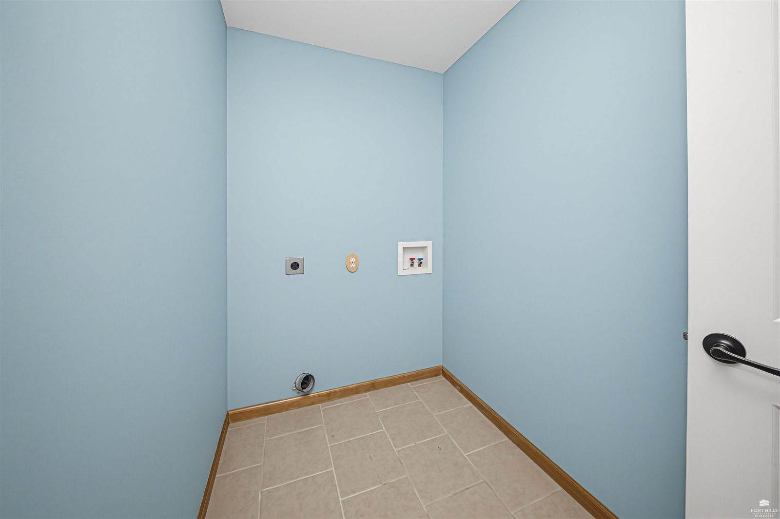 2721 Oakwood, Junction City, KS 66441