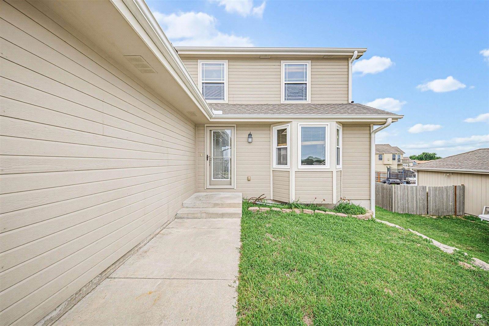2721 Oakwood, Junction City, KS 66441