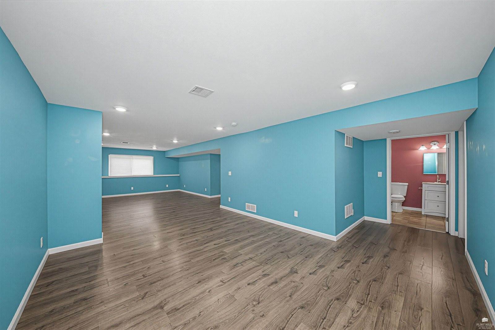 2721 Oakwood, Junction City, KS 66441