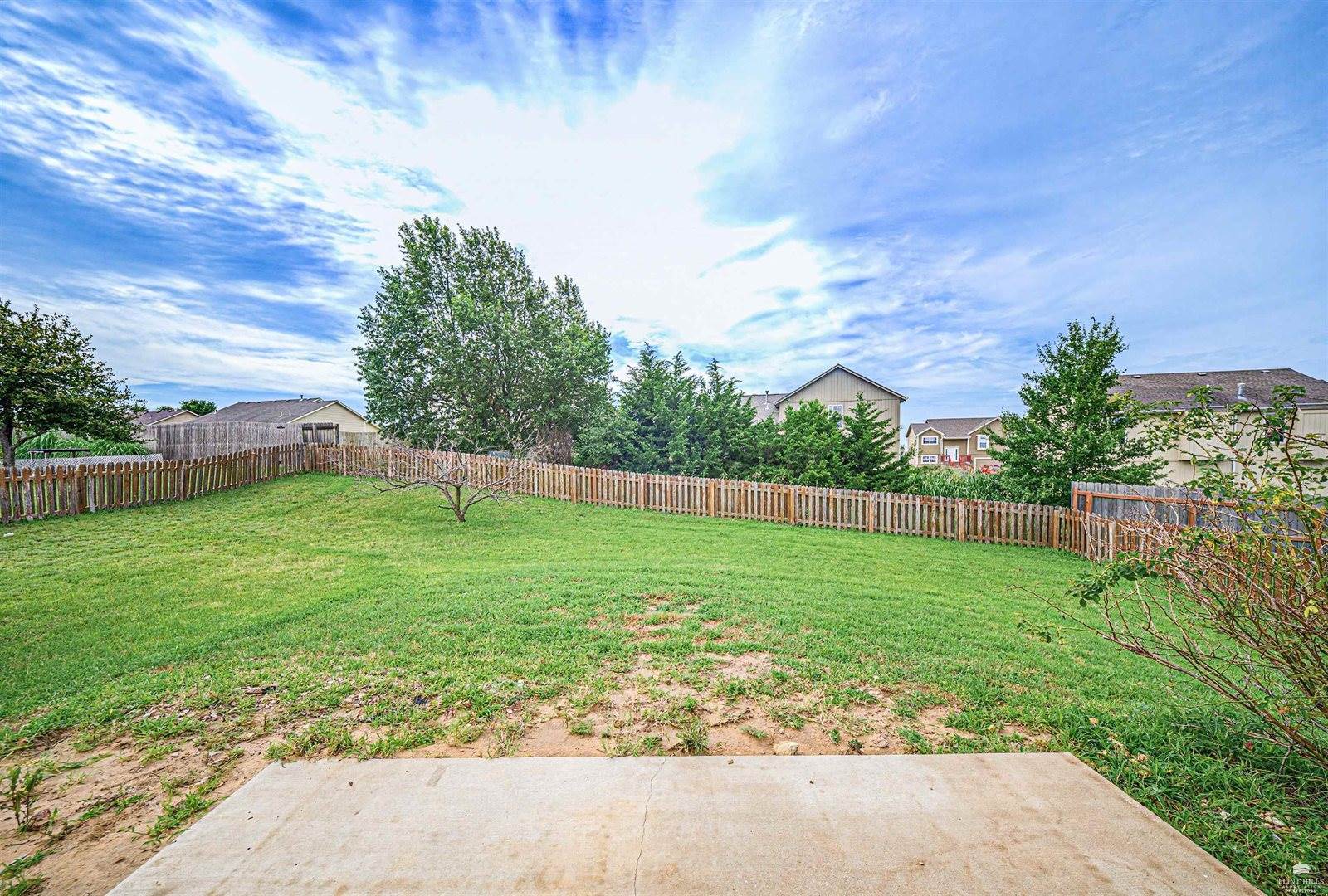 2721 Oakwood, Junction City, KS 66441