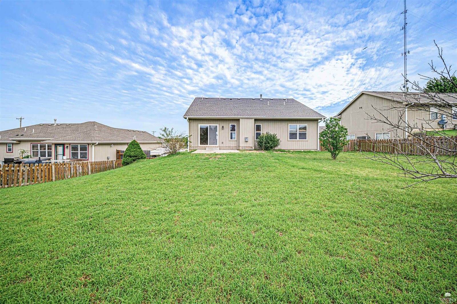 2721 Oakwood, Junction City, KS 66441
