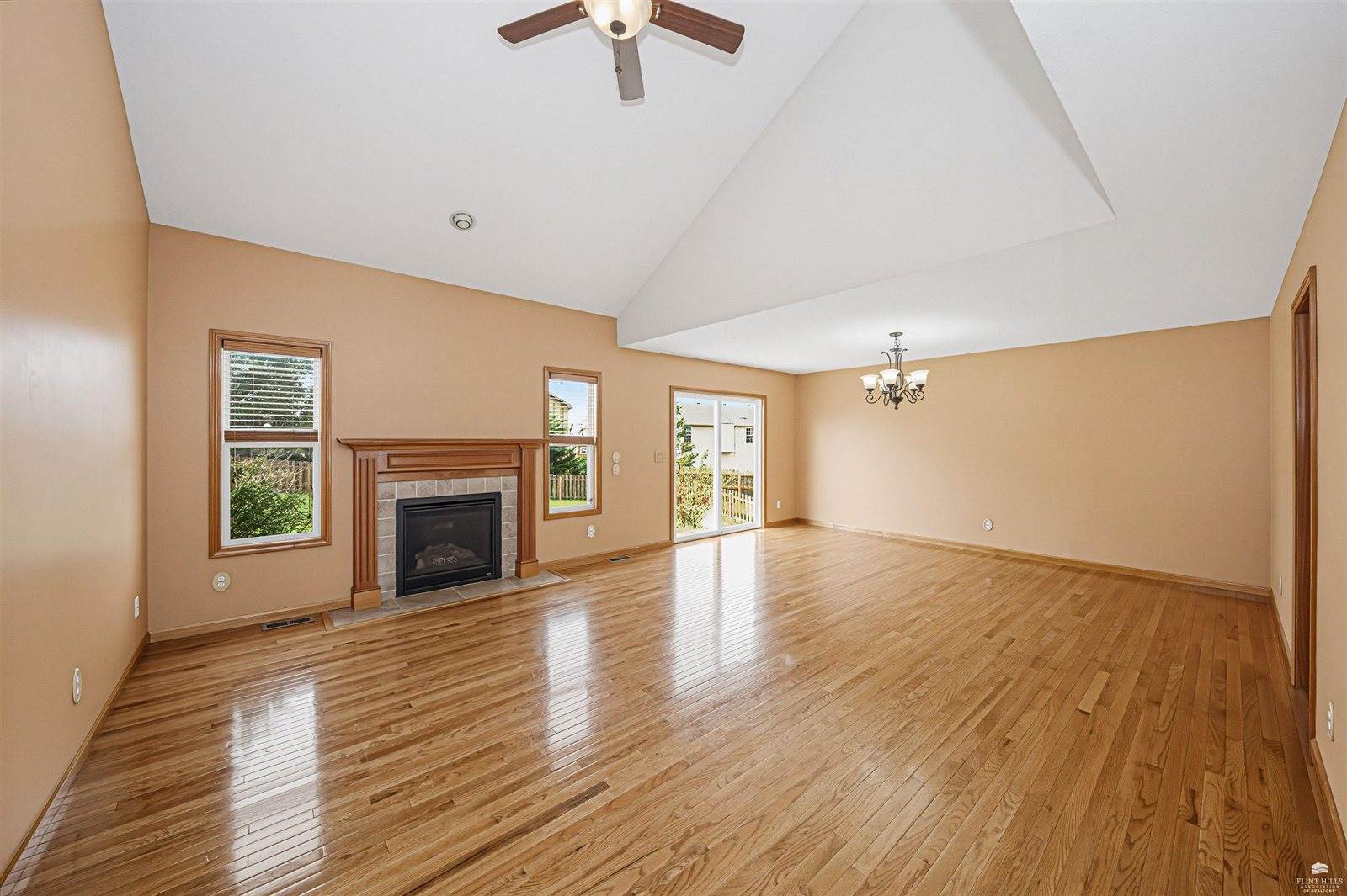 2721 Oakwood, Junction City, KS 66441