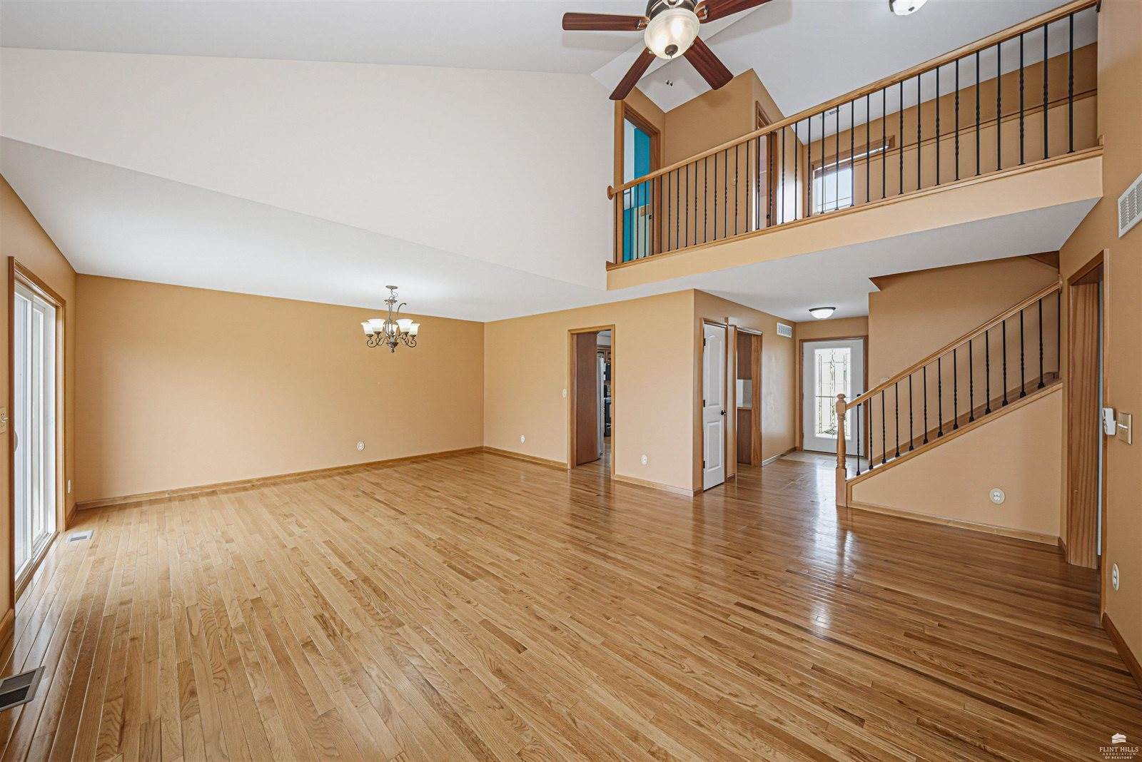 2721 Oakwood, Junction City, KS 66441