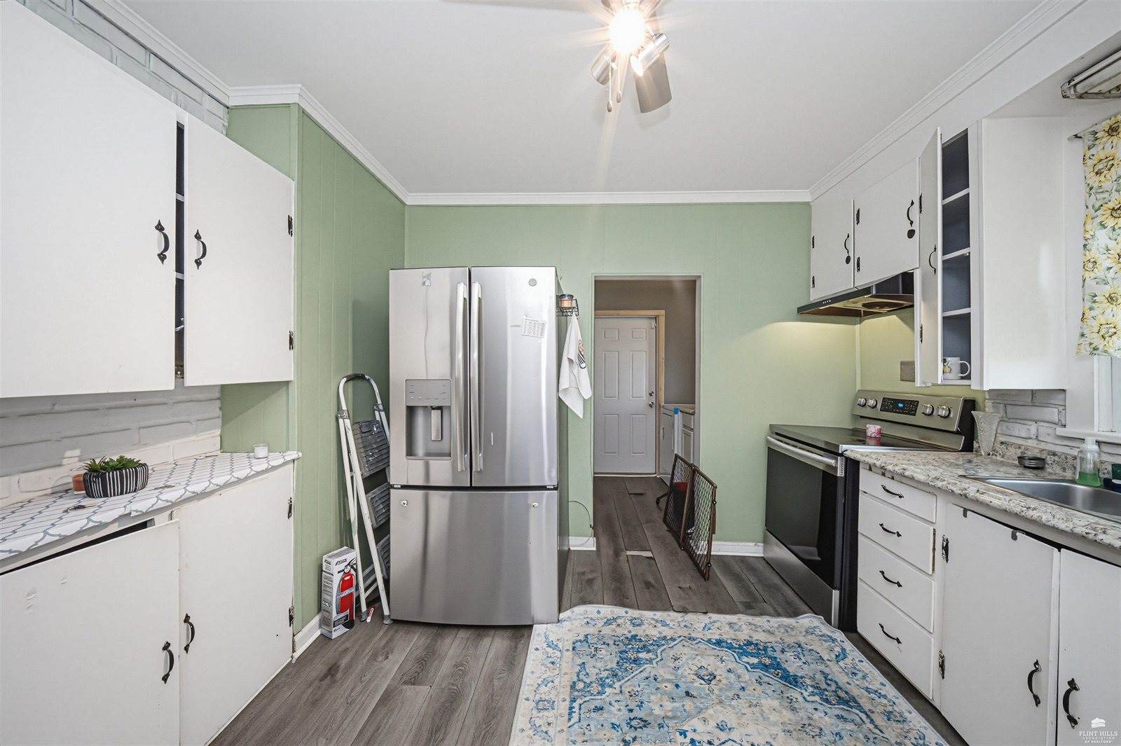 301 North Broadway, Herington, KS 67449
