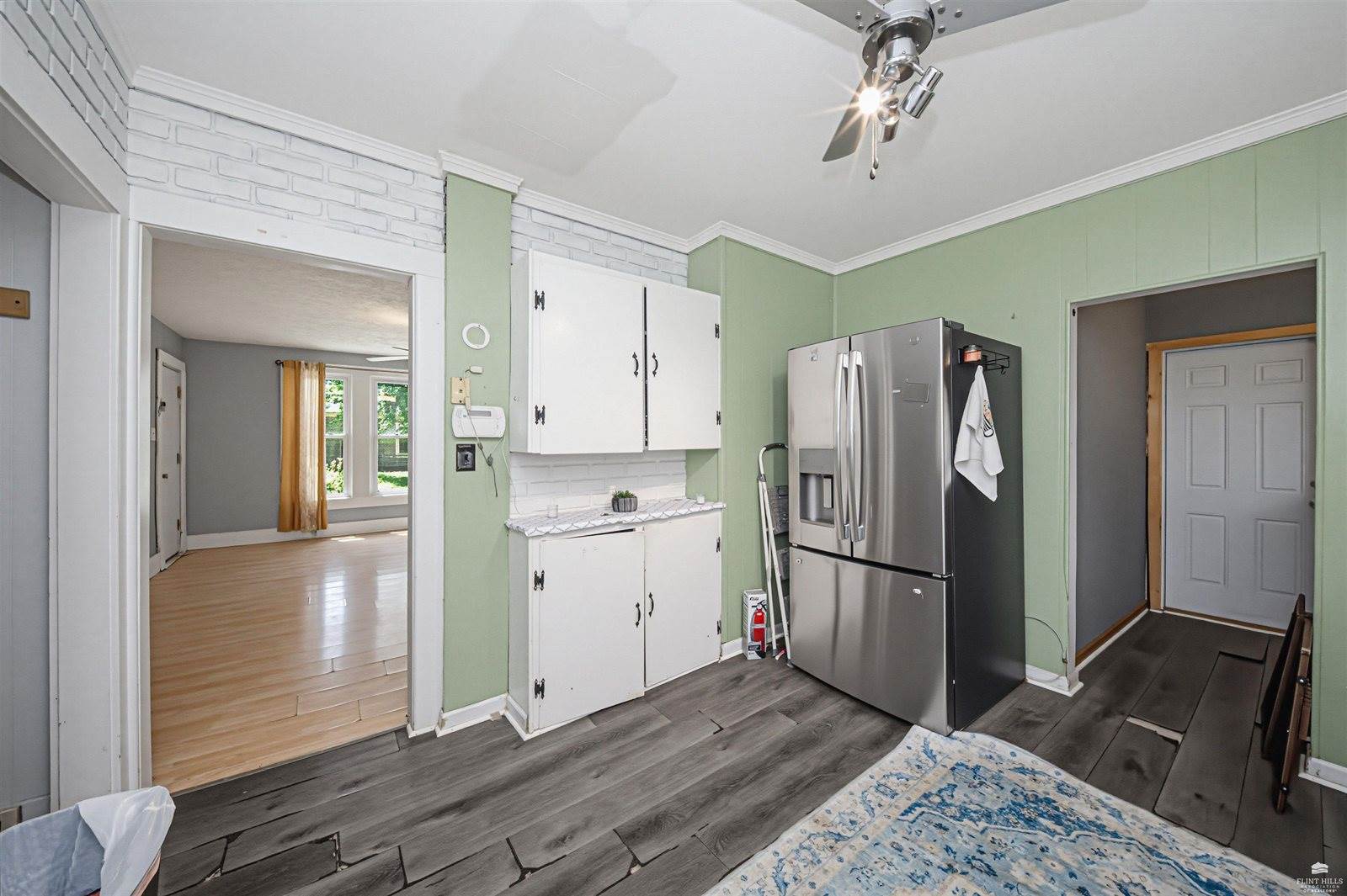 301 North Broadway, Herington, KS 67449
