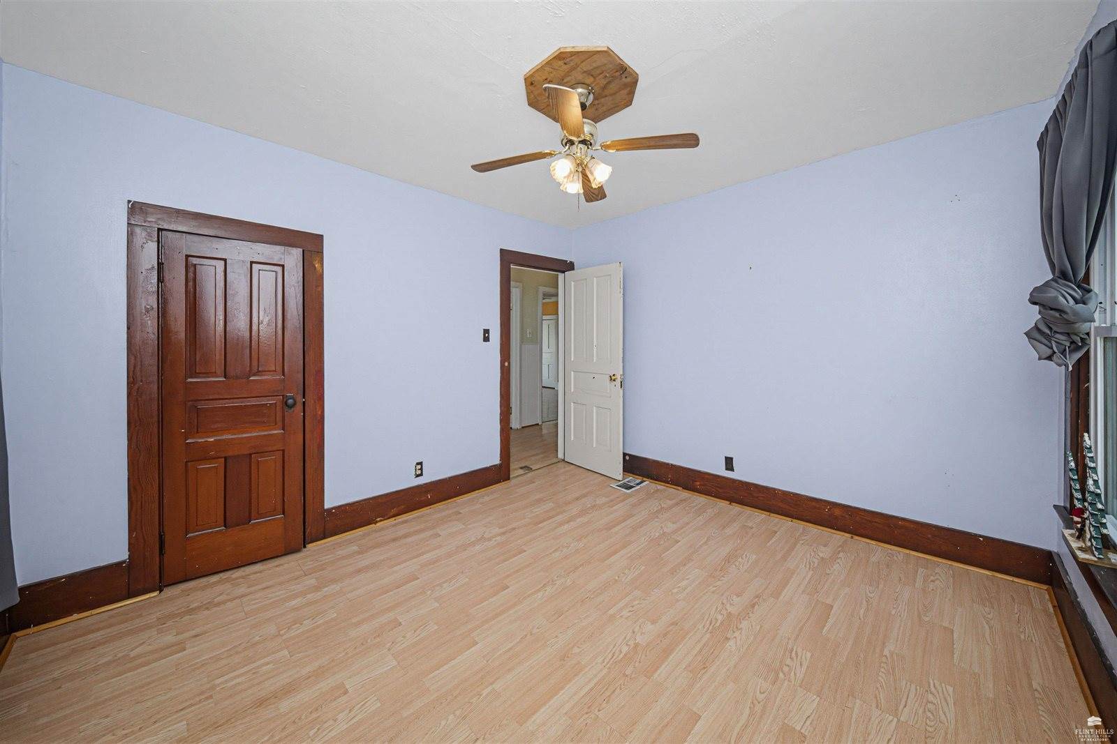 301 North Broadway, Herington, KS 67449