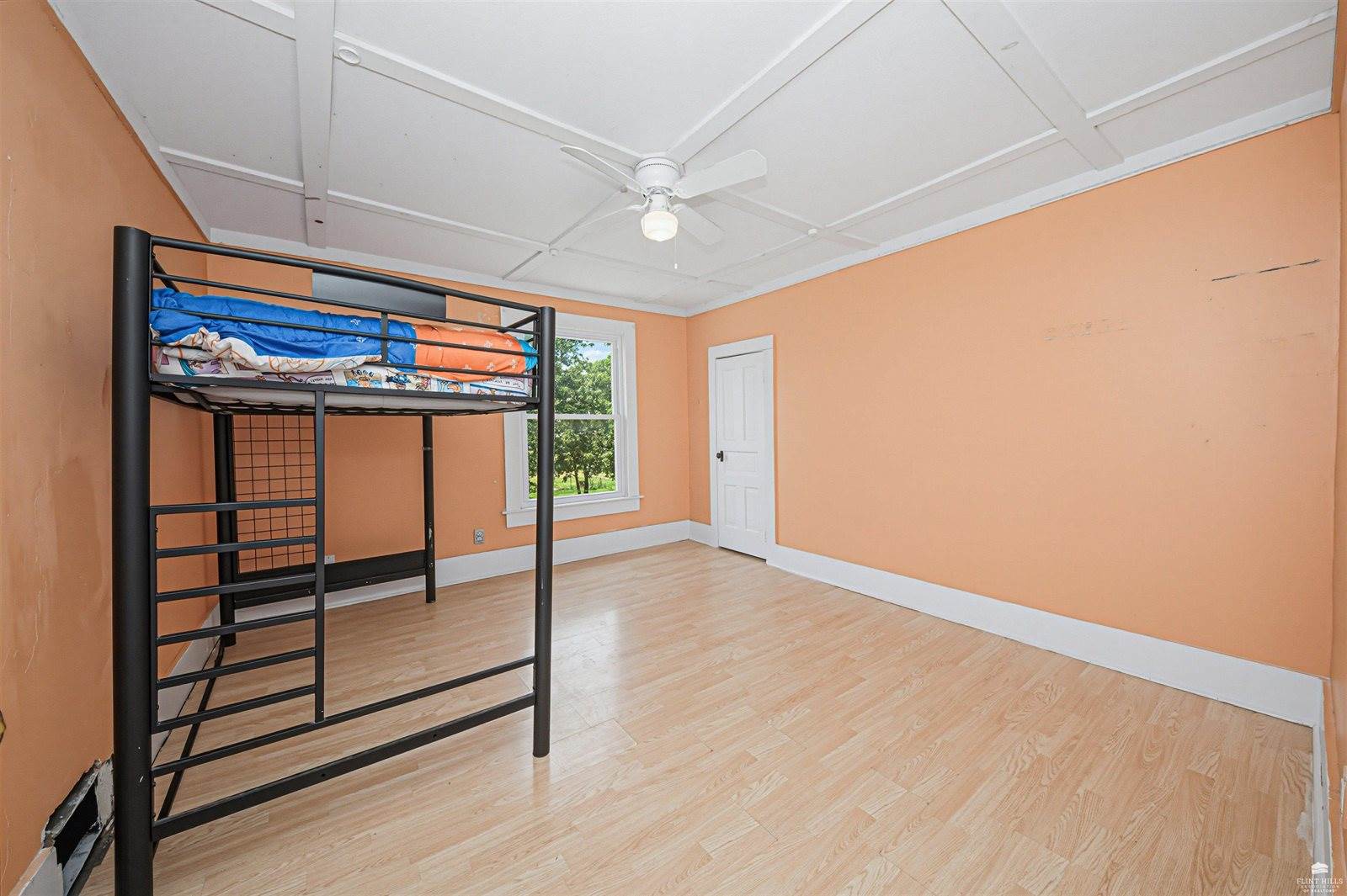 301 North Broadway, Herington, KS 67449