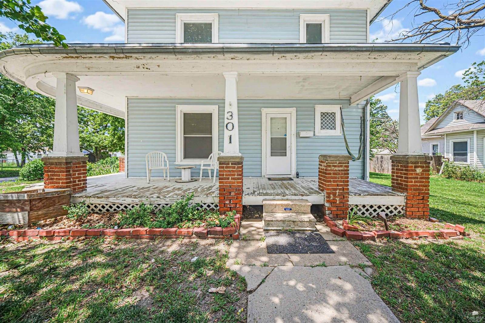 301 North Broadway, Herington, KS 67449