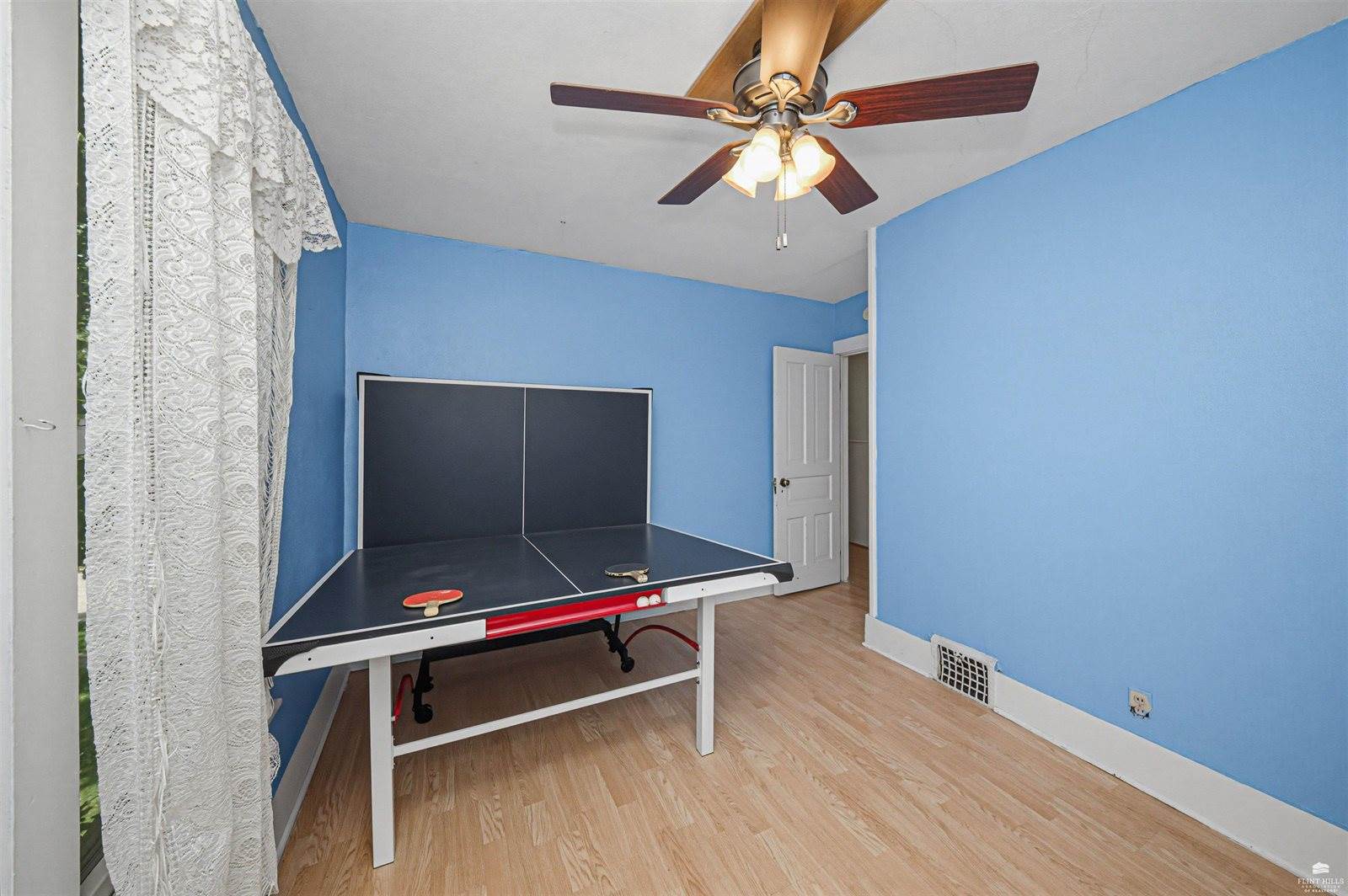 301 North Broadway, Herington, KS 67449