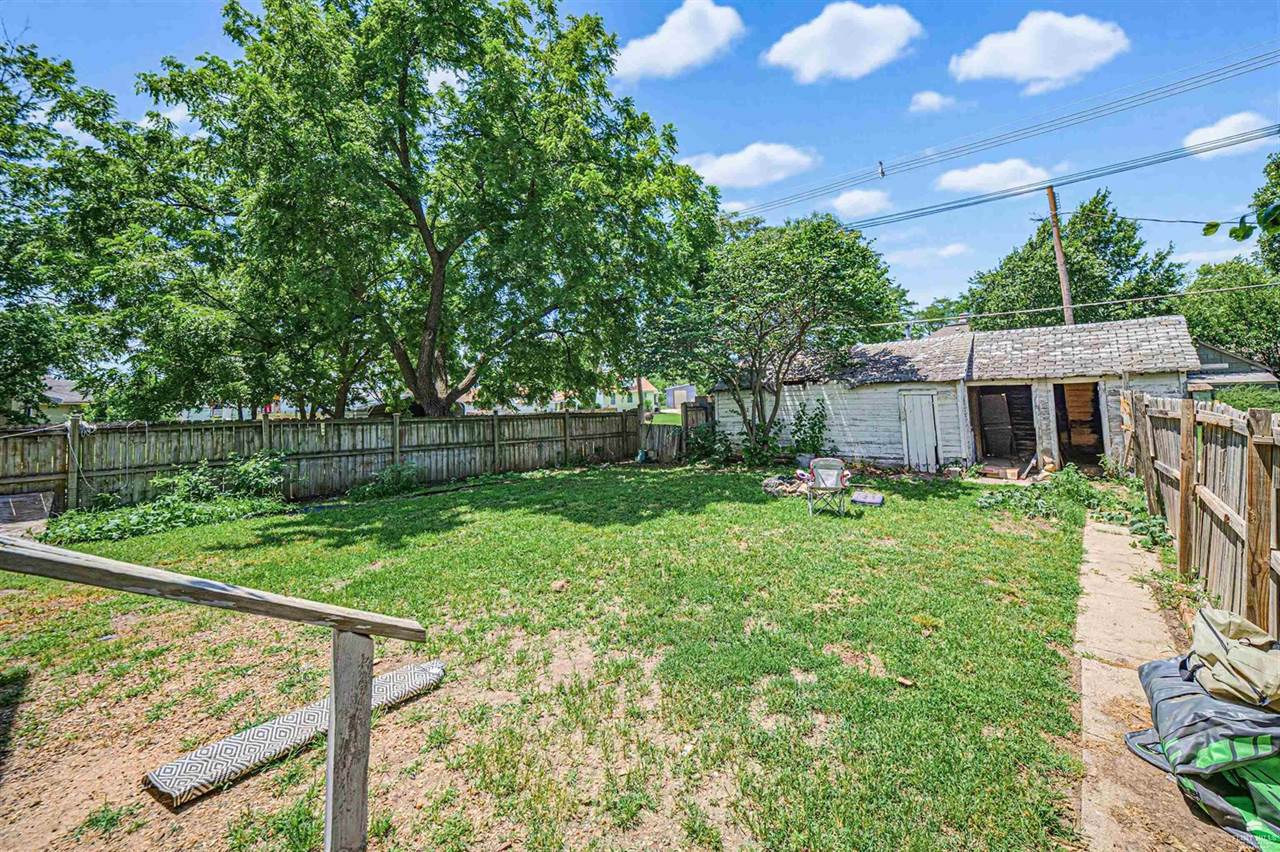 301 North Broadway, Herington, KS 67449