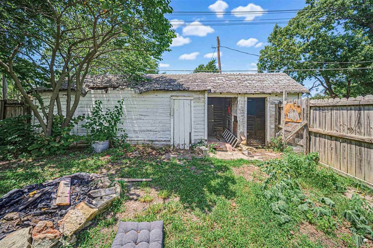301 North Broadway, Herington, KS 67449