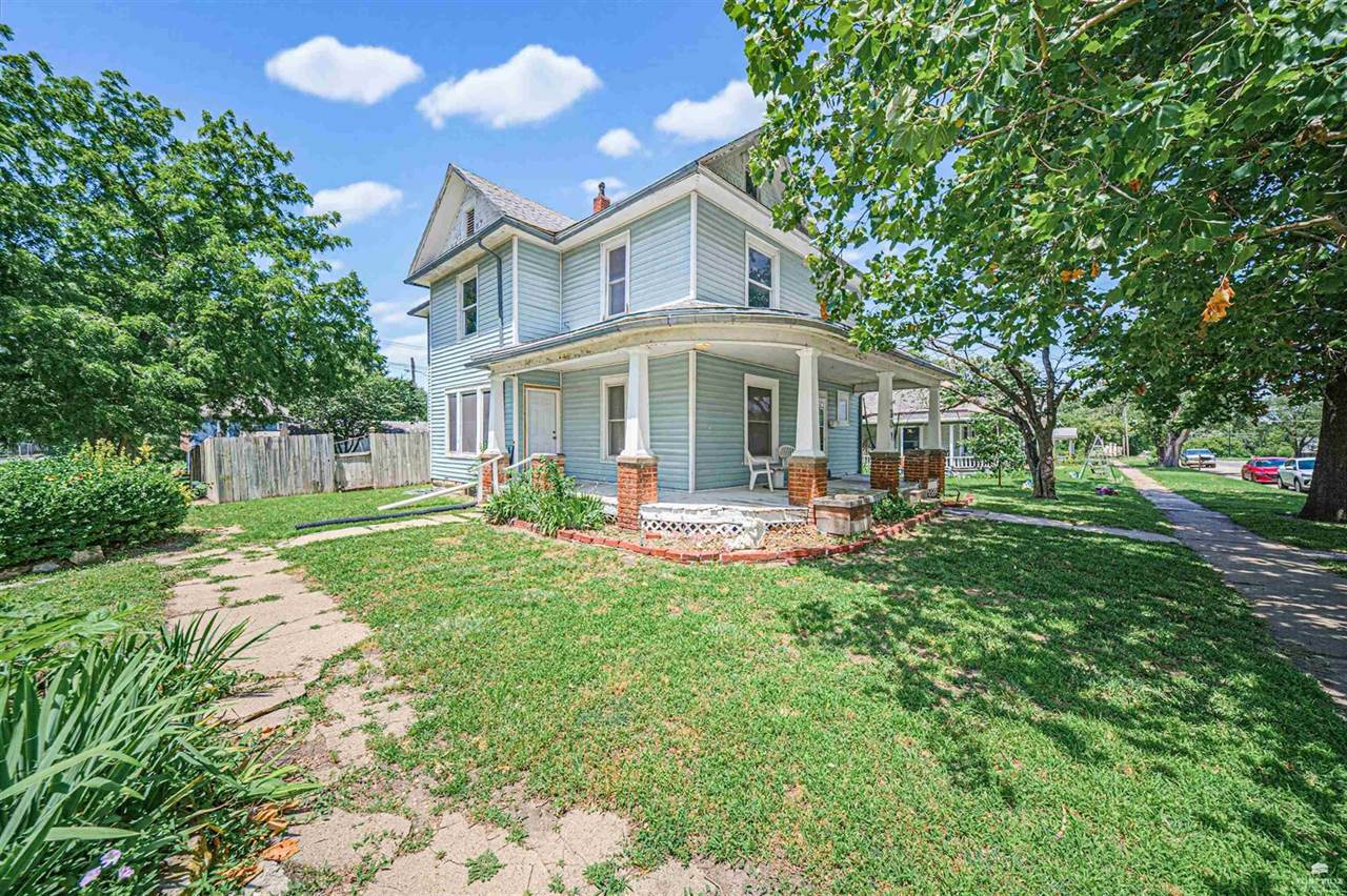 301 North Broadway, Herington, KS 67449