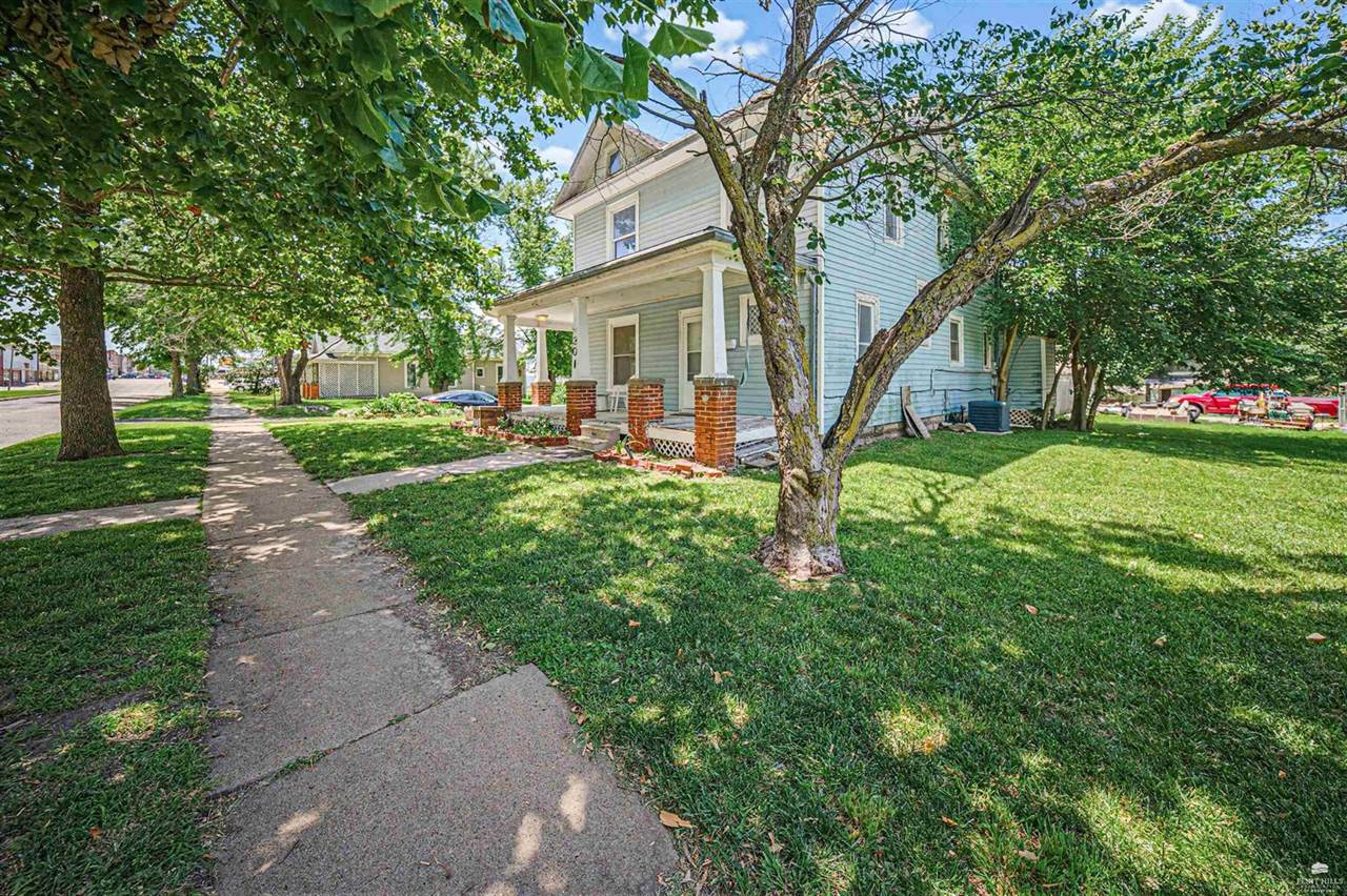 301 North Broadway, Herington, KS 67449