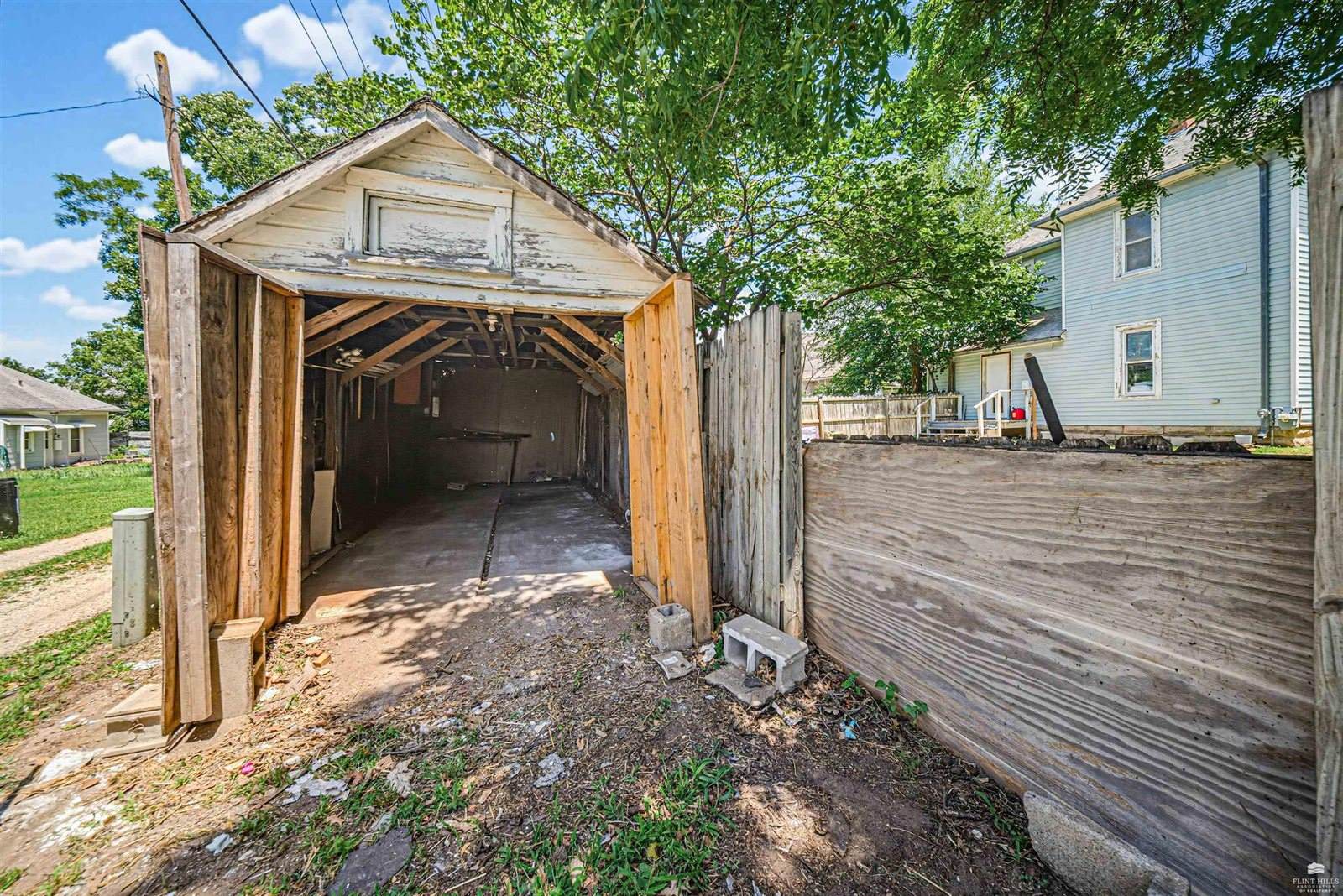 301 North Broadway, Herington, KS 67449